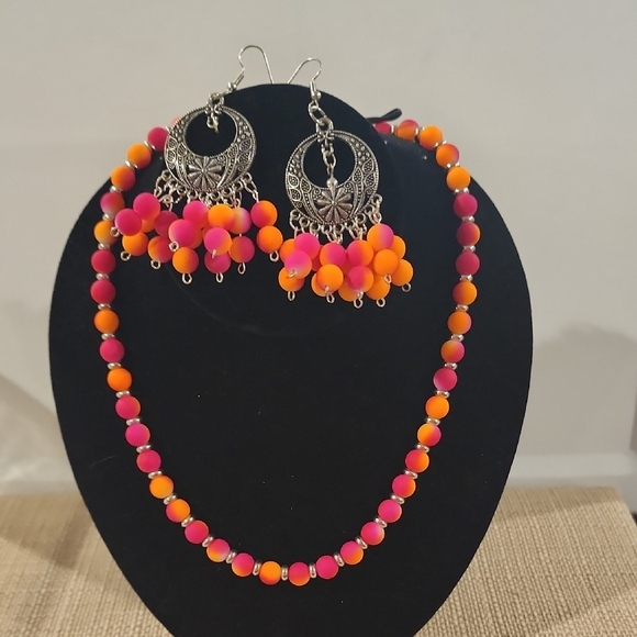 Vibrant Pink and Orange Beaded Necklace and Earring Set - Picture 1 of 8